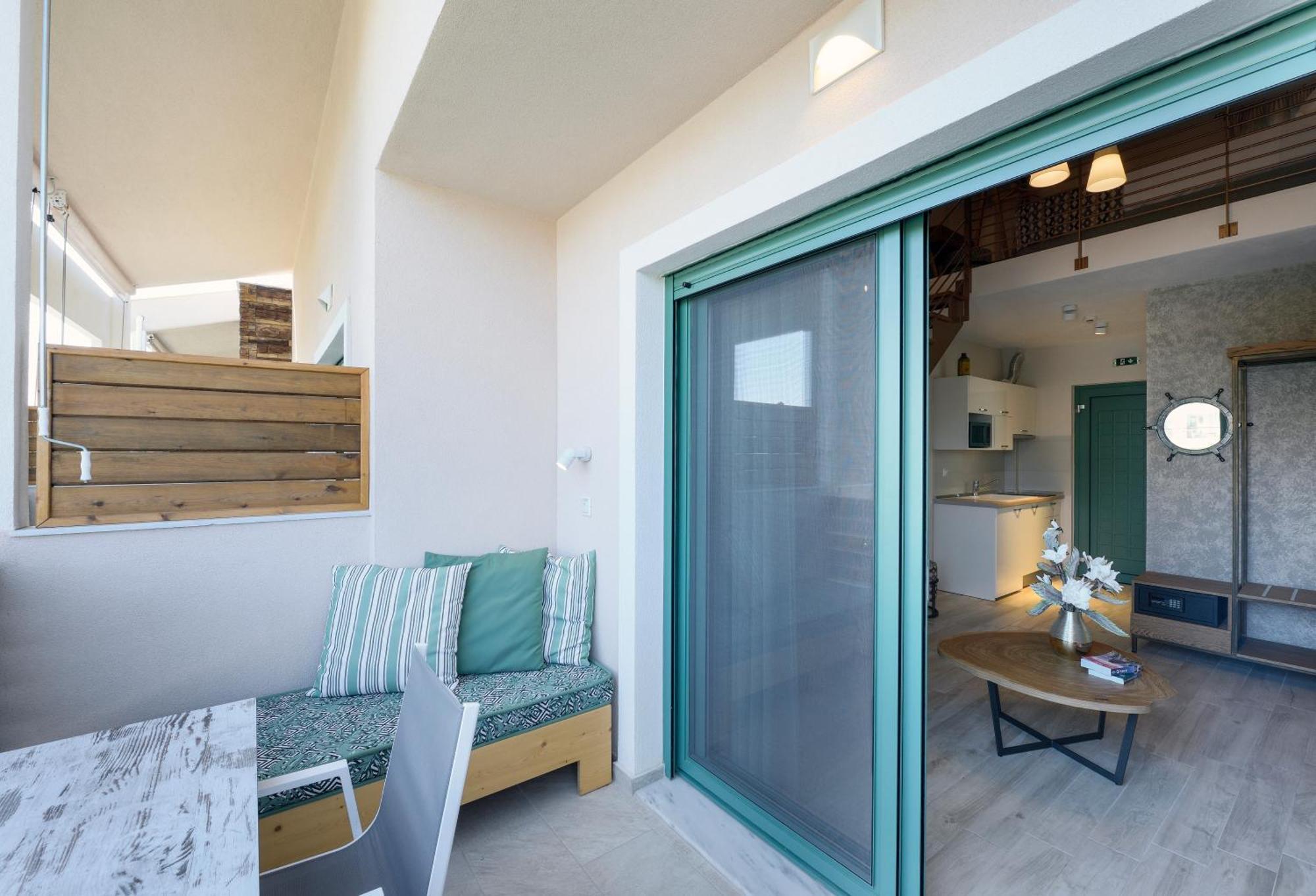 Alegria Suites นิกิติ ห้อง รูปภาพ